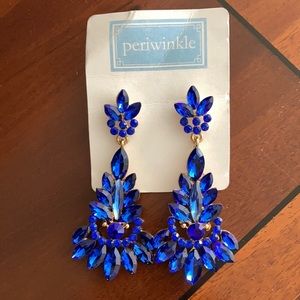 Blue chandelier tangling earrings